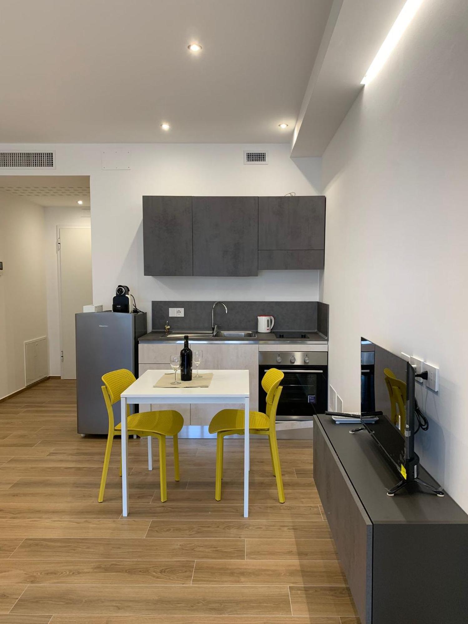 Domus13-With Private Parking Apartment Bari Exterior photo